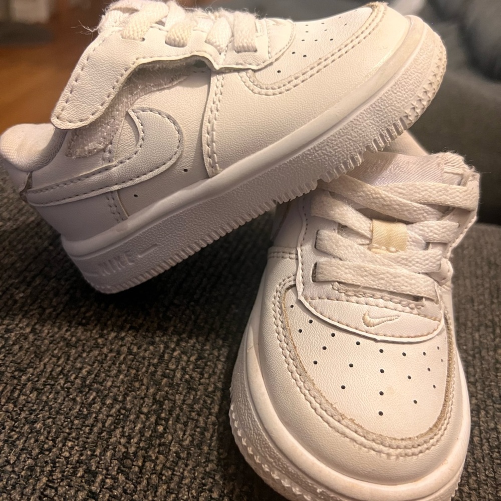 Pre~loved Air Force 1’s Nike Kids All-White Sneakers